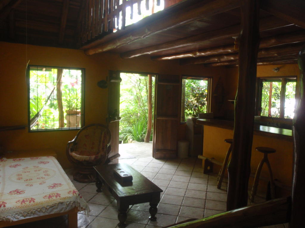 Pachamama Tropical Garden Lodge มัลปัยส์ ห้อง รูปภาพ
