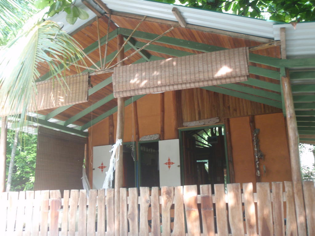 Pachamama Tropical Garden Lodge มัลปัยส์ ห้อง รูปภาพ